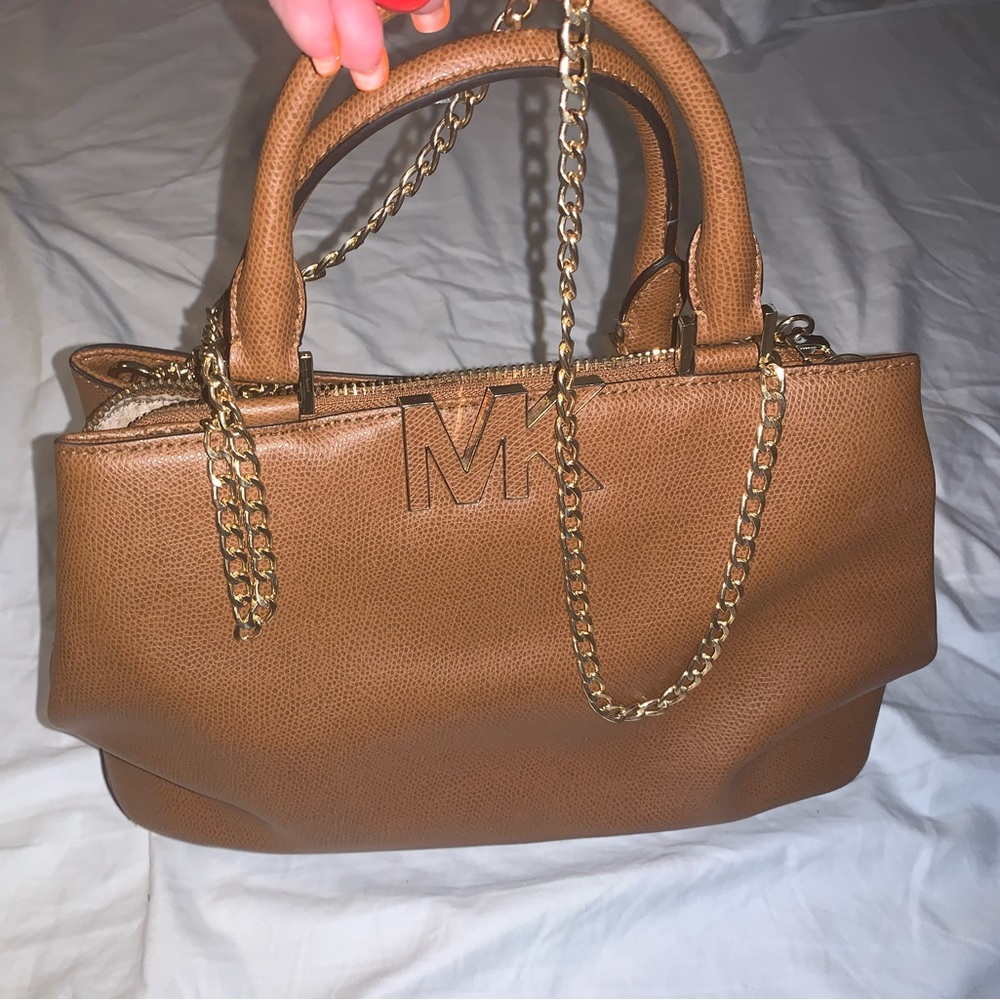 GUC Michael Kors Purse with Gold Chain Strap